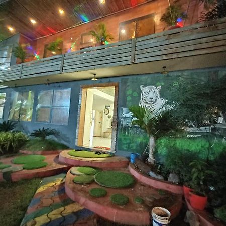 Leopard Farmhouse Mhow Bagian luar foto