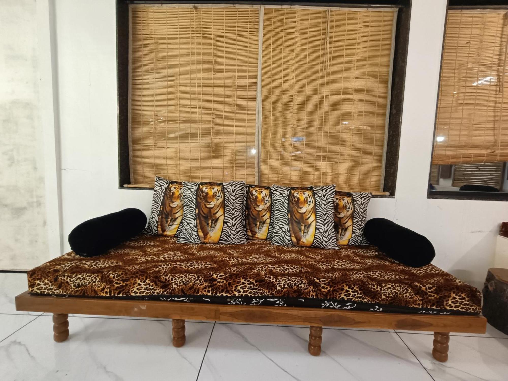 Leopard Farmhouse Mhow Bagian luar foto