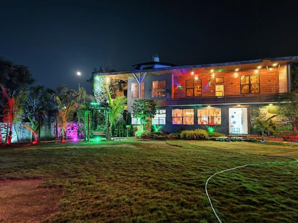 Leopard Farmhouse Mhow Bagian luar foto